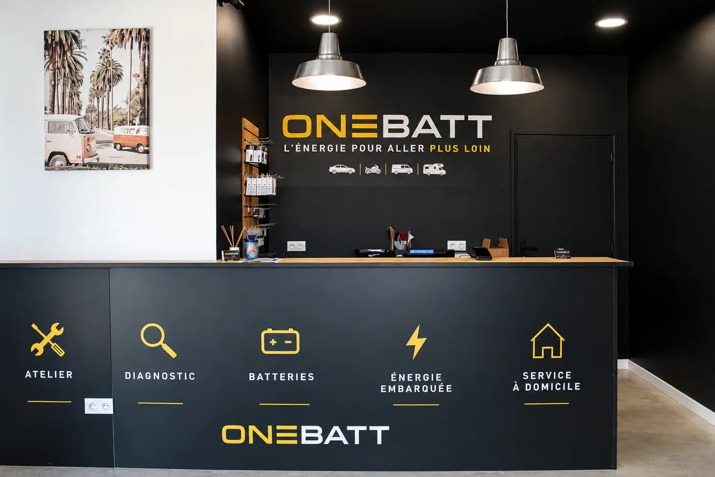 Comptoir d'accueil du magasin ONE BATT